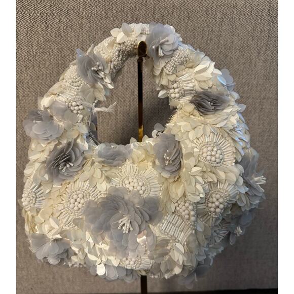 Viral Handcrafted in India White/Gray 3D Floral Beaded Crescent Bag Mini Bag NWT - Picture 1 of 6